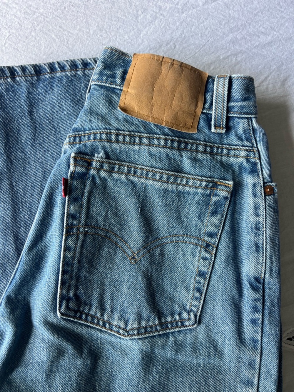Vintage Levi's Blue Straight Leg Jeans with Tan Patch - Picture 2 of 4